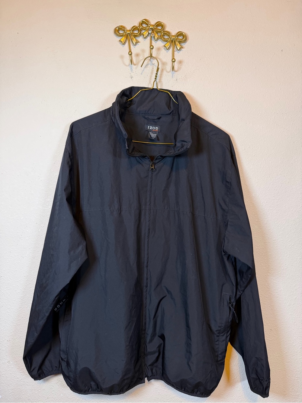 Izod XFG Men's Black Lightweight Windbreaker Jacket with Stand Collar. Hood.